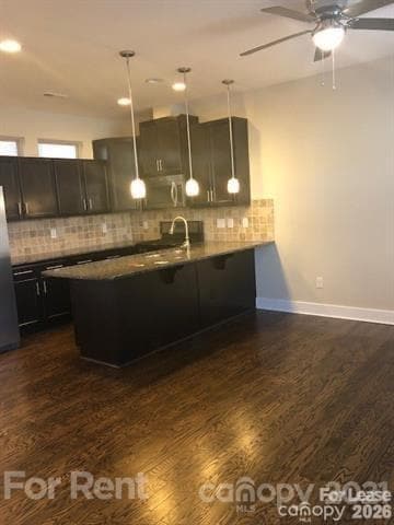 Foto del edificio - 951 Warren Burgess Ln