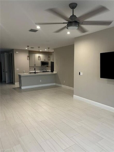 Building Photo - 7553 Carnegie Way