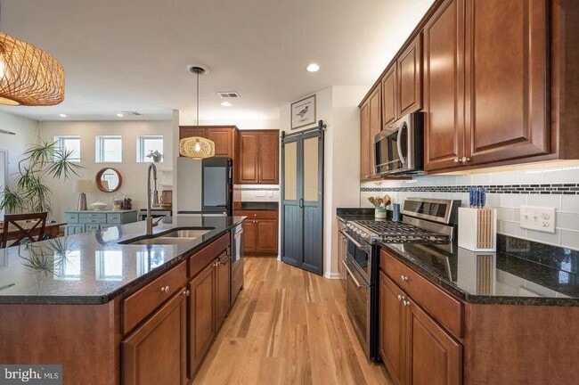 Foto del edificio - 29670 Riverstone Dr