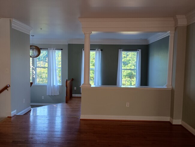 Building Photo - 2039 Capstone Cir