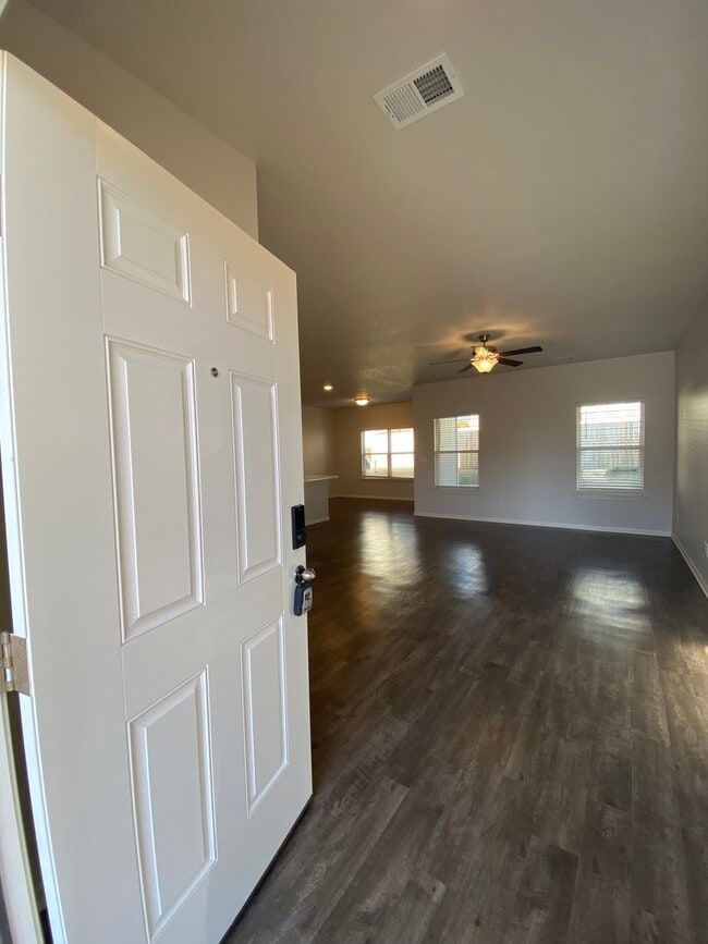 Building Photo - *Pre-Leasing* Three Bedroom | Two and a Ha...