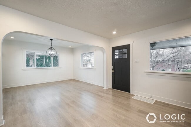 Foto del edificio - 2347 S Green St