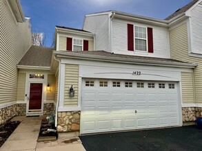 Building Photo - 1422 White Pine Ln