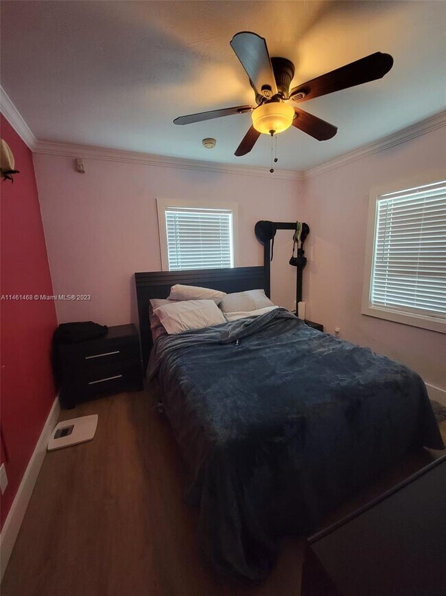 Foto del edificio - 3124 SW 26th St