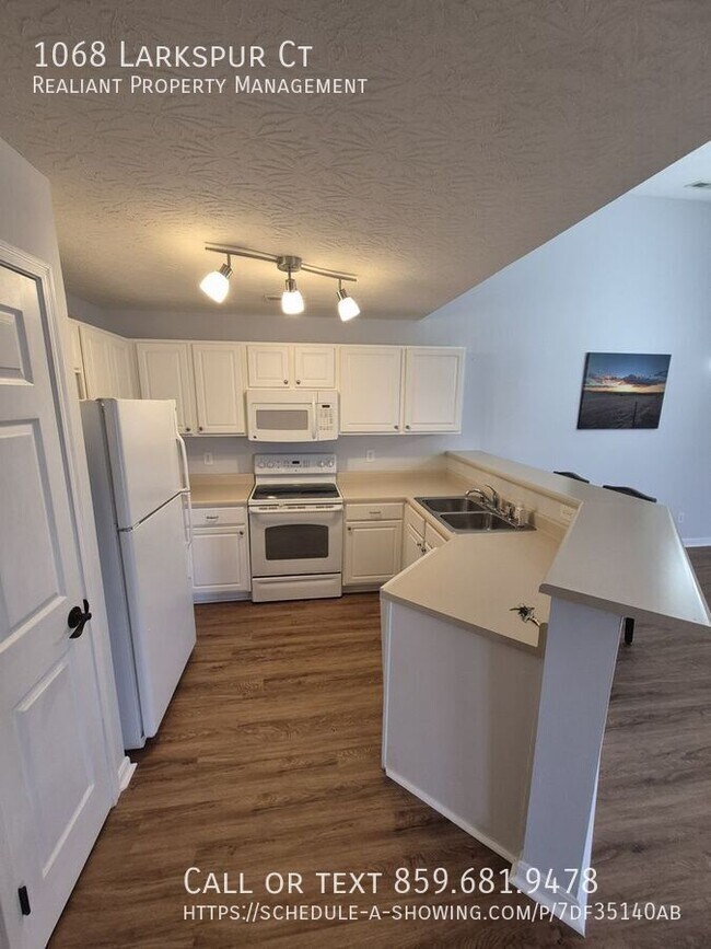 Foto del edificio - 1068 Larkspur Ct