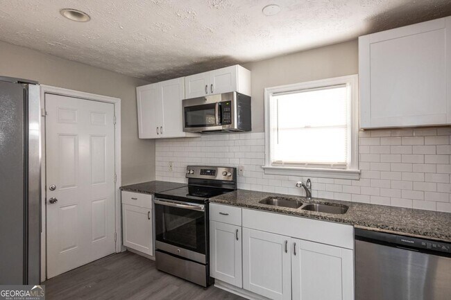 Foto del edificio - 2153 Burroughs Ave SE