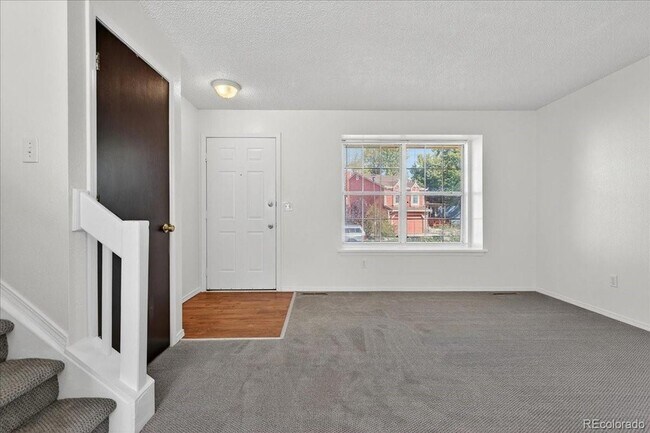 Building Photo - 306 Mulberry Cir