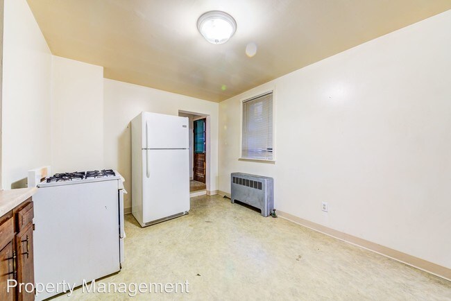 Building Photo - 38 Greeley St