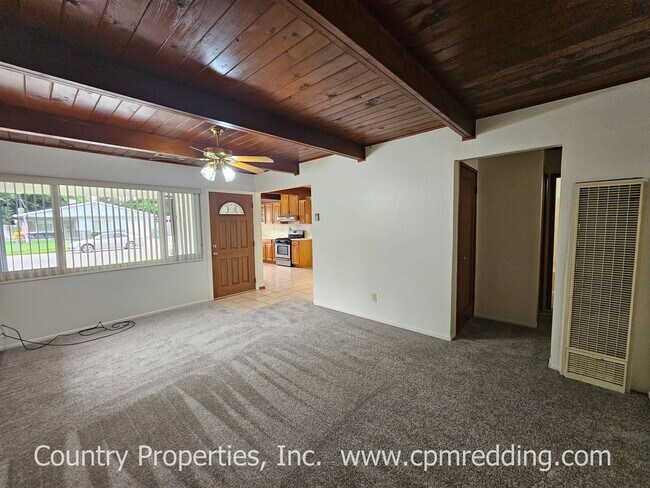 Foto del edificio - Shaded House on Corner Lot with 4 Bedrooms...