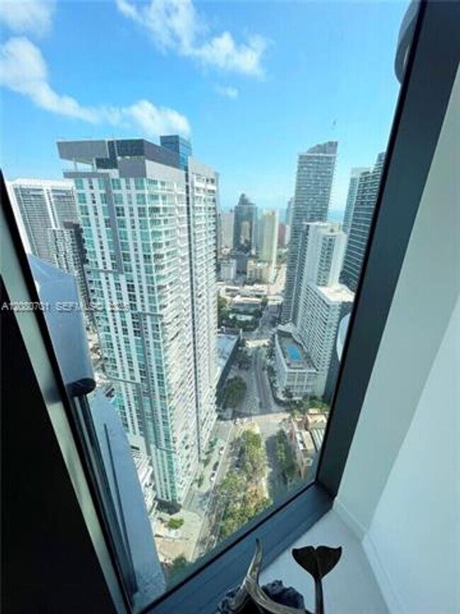 Building Photo - 1000 Brickell Plaza