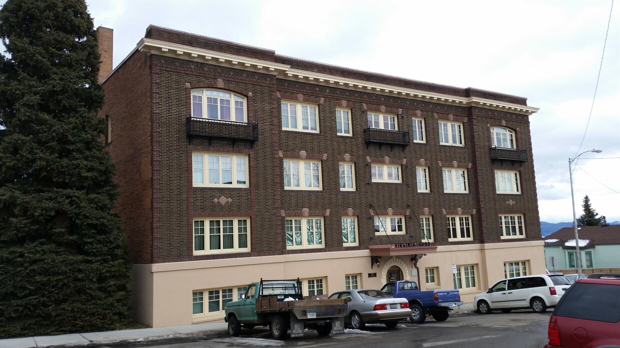 Primary Photo - 230 S Washington St