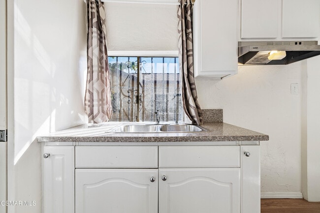 Foto del edificio - 11018 Sutter Ave