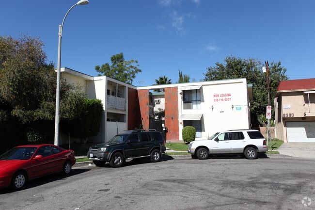 Building Photo - Le Soleil Apartments