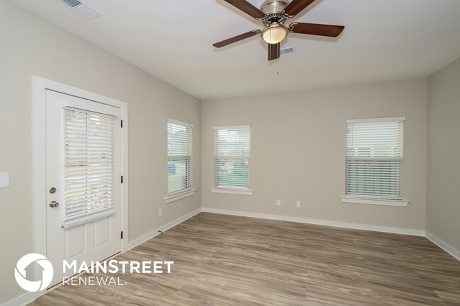 Building Photo - 148 King Richards Way