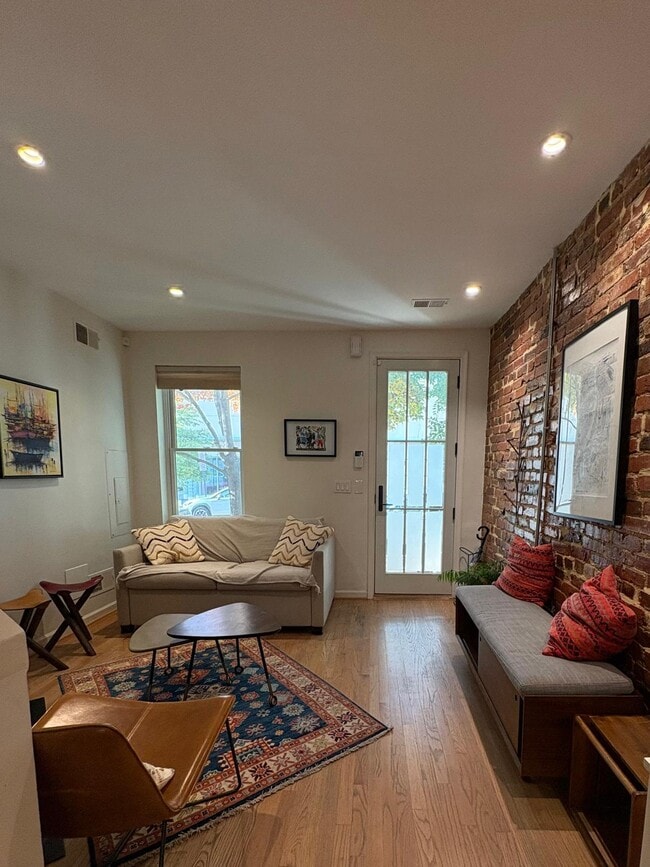 Sala de estar - 1674 Kalorama Rd NW