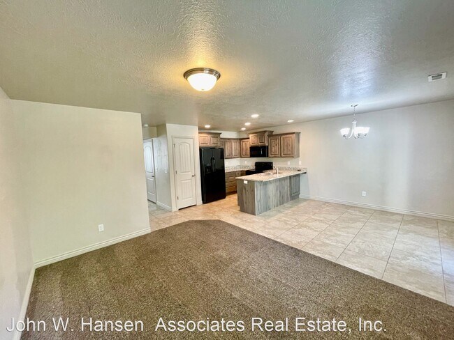 Foto del edificio - 3 br, 2.5 bath House - 2360 S Knights Way
