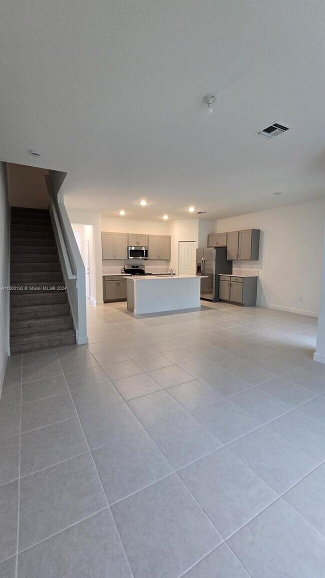 Foto del edificio - 4329 Pond Lily Ln