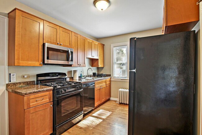 Building Photo - 1402 N Jackson St