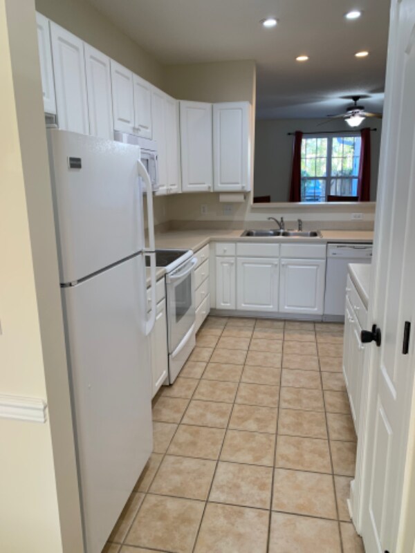Building Photo - 2984 Sugarberry Ln