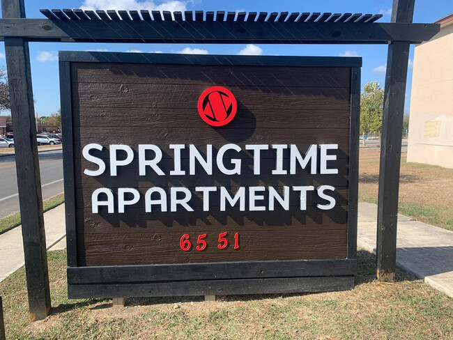 Foto del edificio - Spring Time Apartments