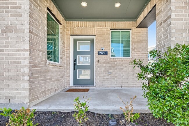 Building Photo - 21219 Fiery Skipper Dr