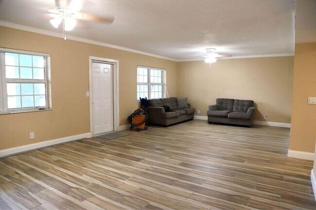 Foto del edificio - 1340 SE 3 Court A, Deerfield Beach, FL 33441