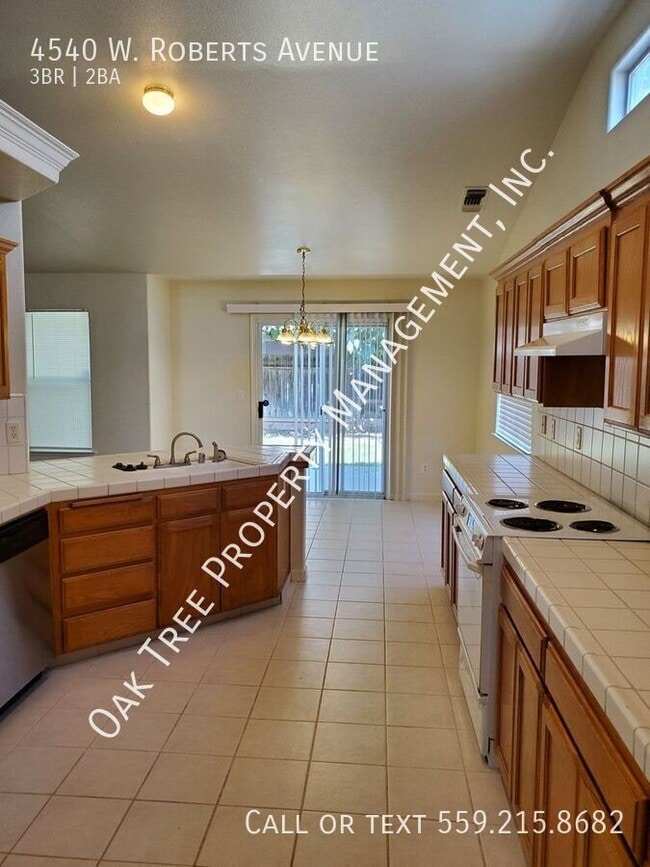 Foto del edificio - 4540 W Roberts Ave