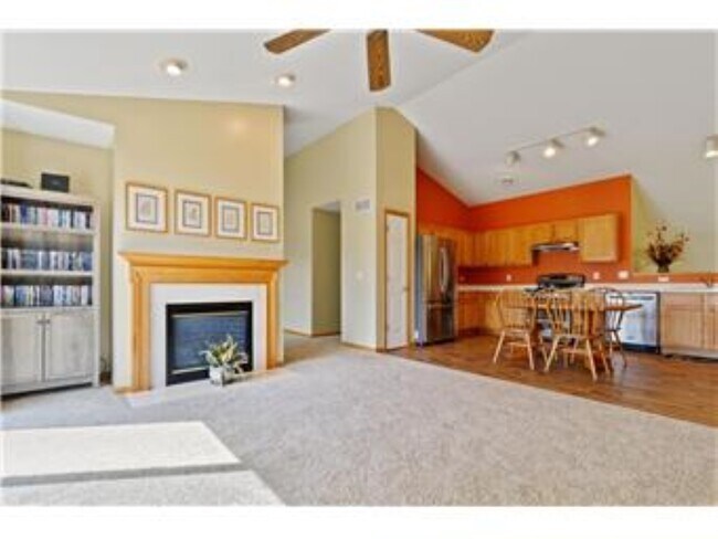 Building Photo - 15341 Flower Way