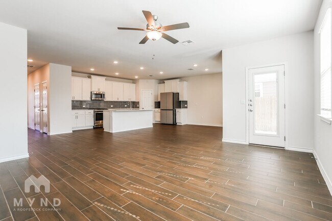 Building Photo - 2909 Salvidar Bend