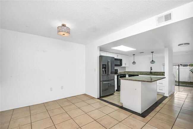 Building Photo - 5890 Windhover Dr