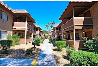 Building Photo - Reno Villas