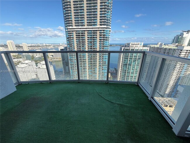 Foto del edificio - 1060 Brickell Ave