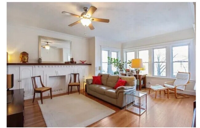 Sala de estar - 2733 W Ainslie St