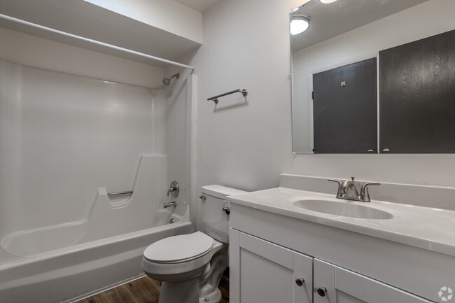 Interior Photo - Londondale Village