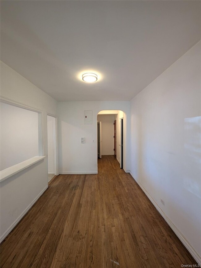 Building Photo - 2 Greenridge Ave