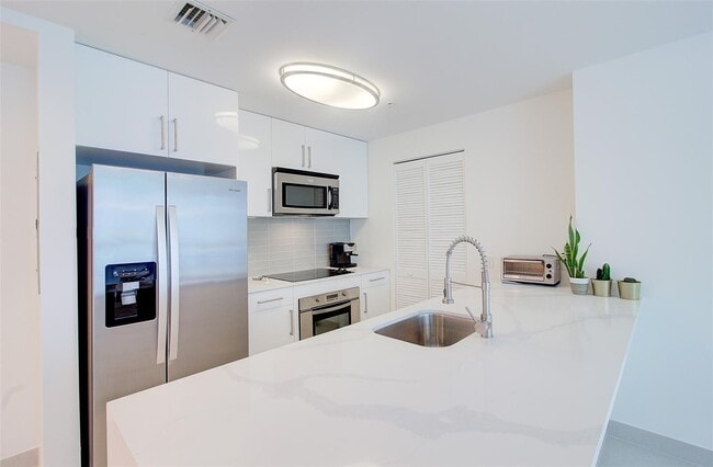 Foto del edificio - 300 S Biscayne Blvd