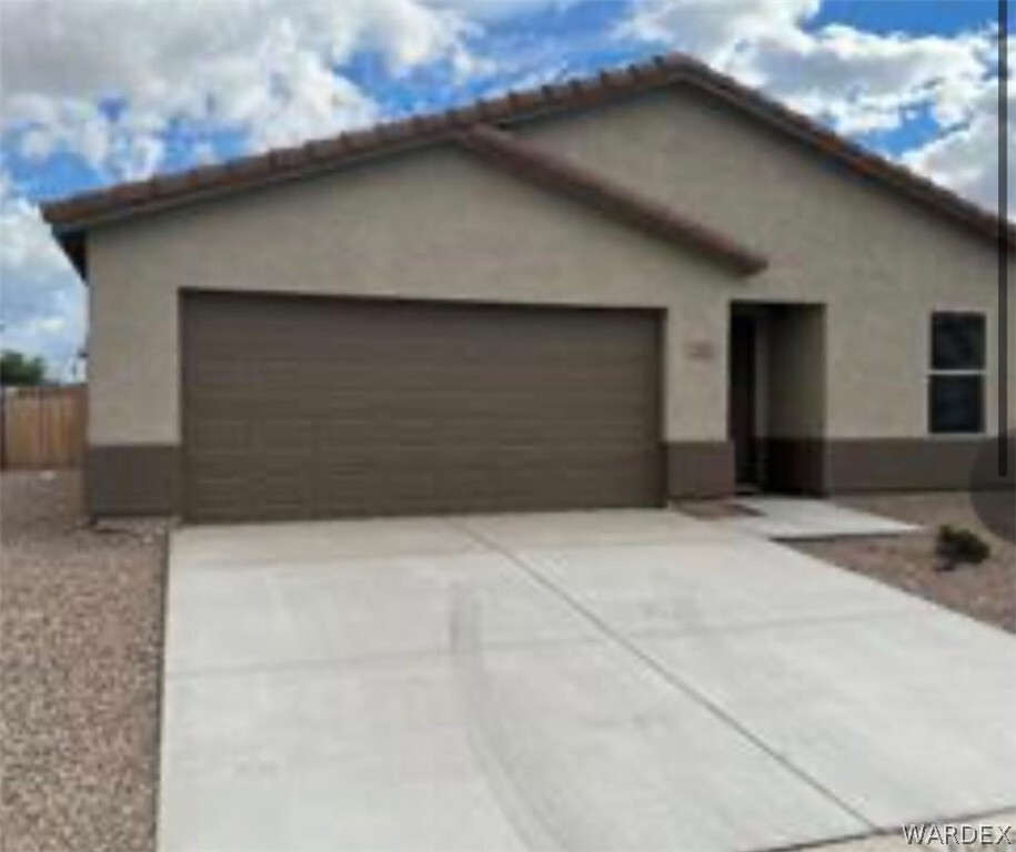 Primary Photo - 3720 E Andrea Dr