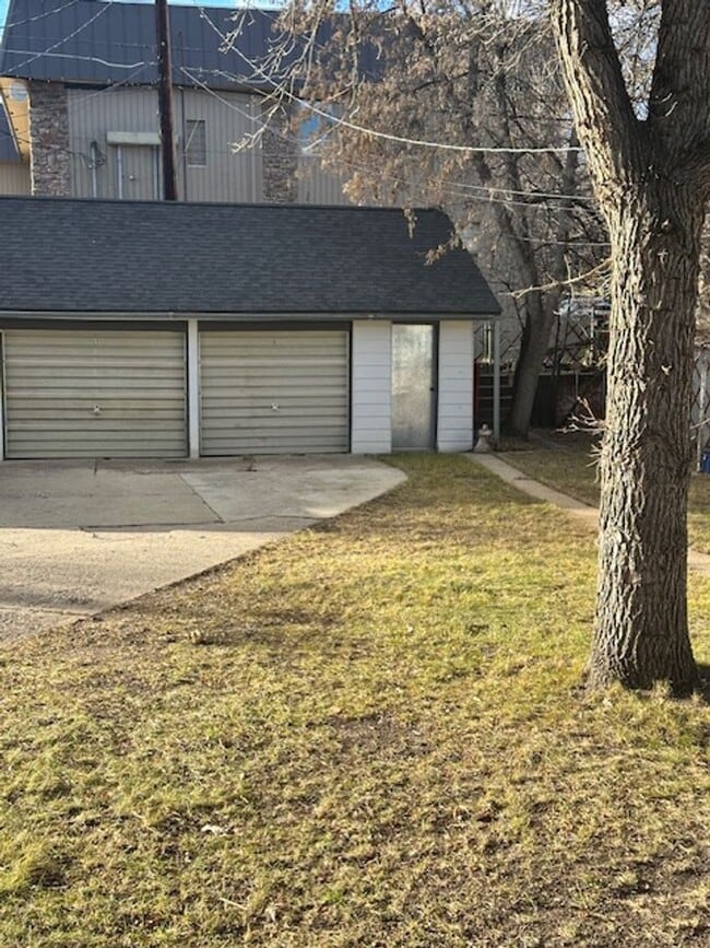 Building Photo - Morand 308