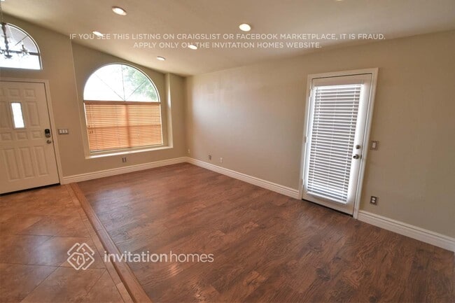 Foto del edificio - 6943 E Lakeview Ave