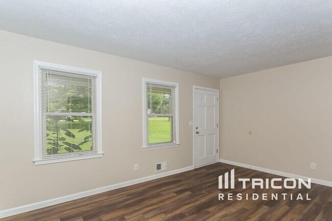 Foto del edificio - 6205 Dorsett Shoals Rd