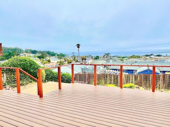 Building Photo - 544 Vista Mar Ave