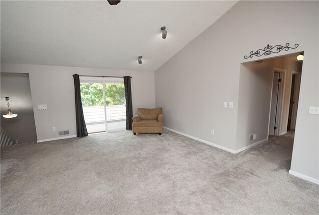 Building Photo - 260 Hogan Rd