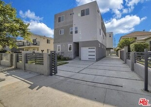Building Photo - 2303 Hauser Blvd