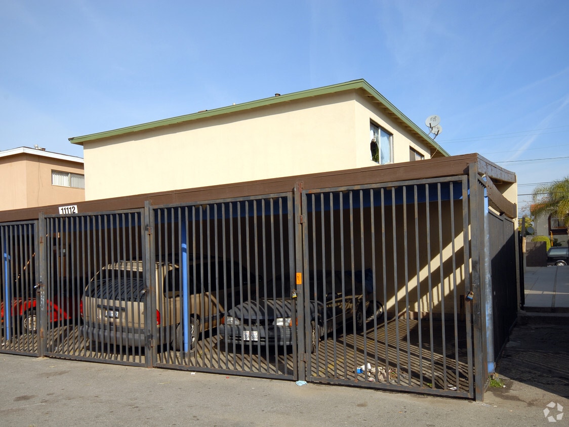 Building Photo - 11112 Klingerman