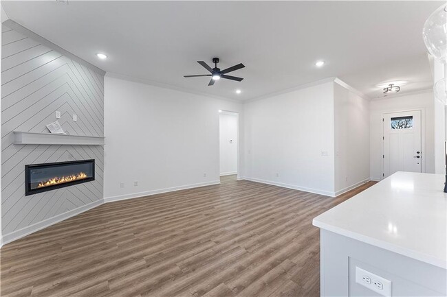 Building Photo - 1910 Farmer St