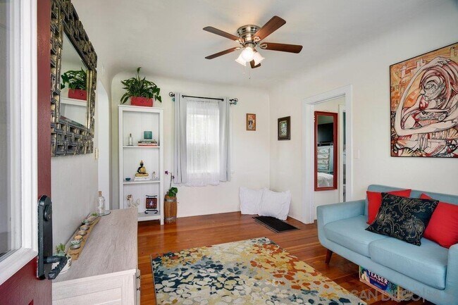 Building Photo - 4623 Kensington Dr