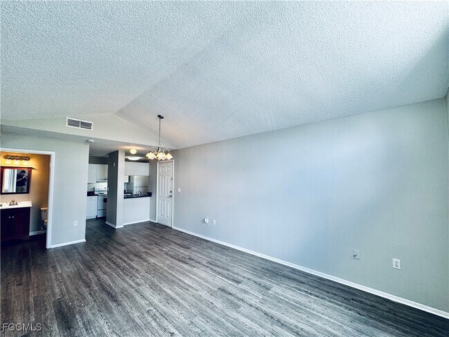 Foto del edificio - 3407 Winkler Ave