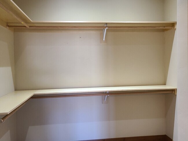 Foto del edificio - 172 Wild Rose Ln