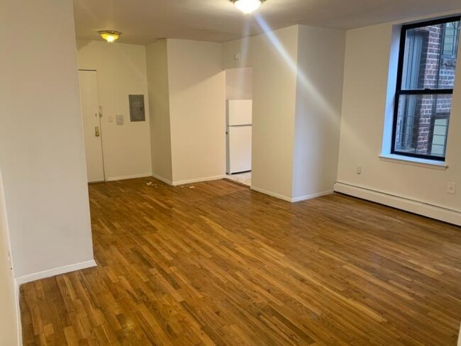 Building Photo - 2 bedroom in BRONX NY 10456