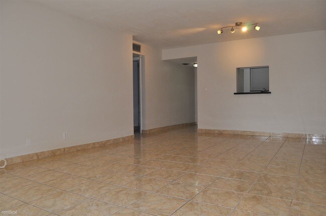 Building Photo - 13707 Kendale Lakes Cir